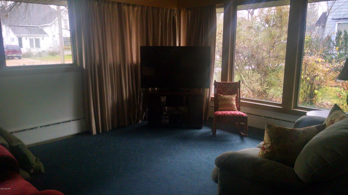 223 W North St, Ithaca, MI 48847 photo 6