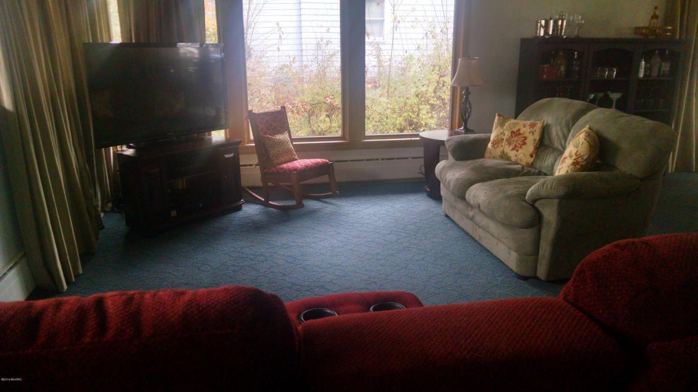 223 W North St, Ithaca, MI 48847 photo 7