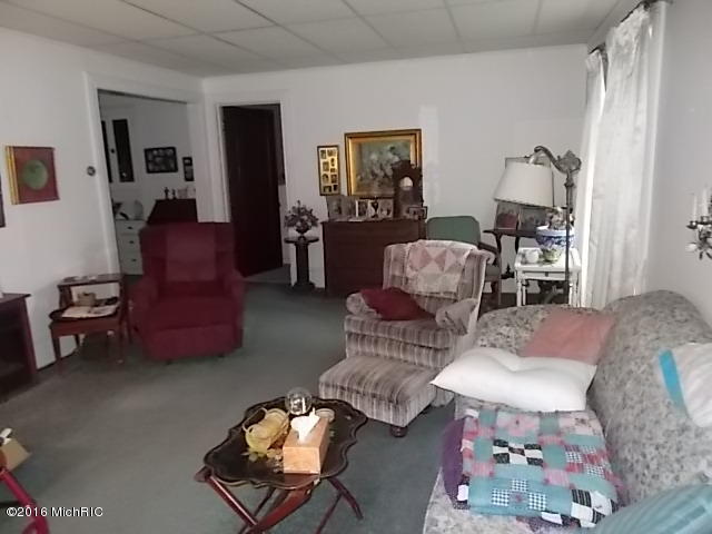 34 E Pine St, Fremont, MI 49412 photo 21