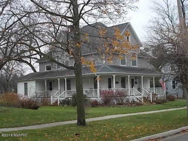 34 E Pine St, Fremont, MI 49412 photo 2