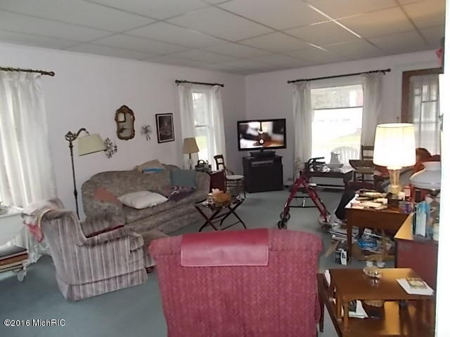 34 E Pine St, Fremont, MI 49412 photo 22