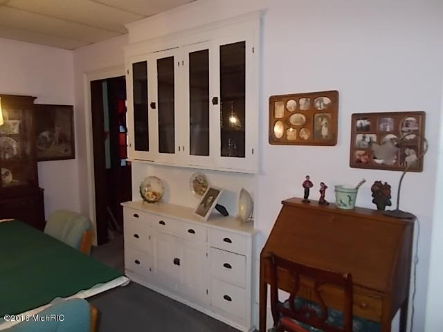 34 E Pine St, Fremont, MI 49412 photo 25