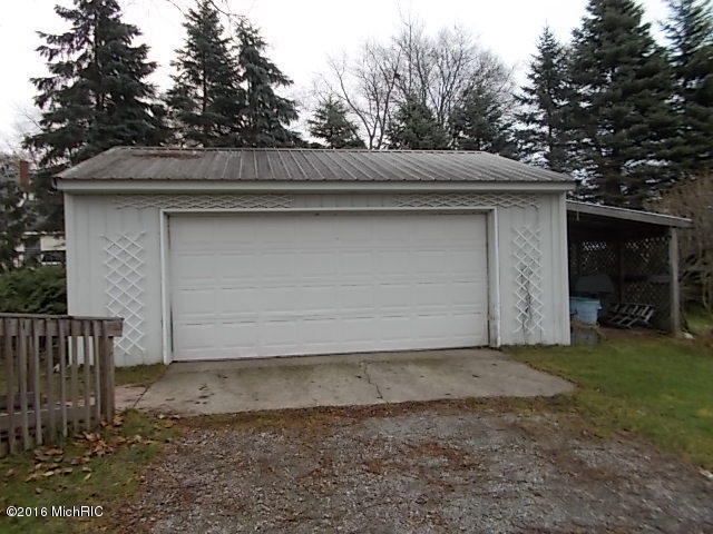 34 E Pine St, Fremont, MI 49412 photo 13