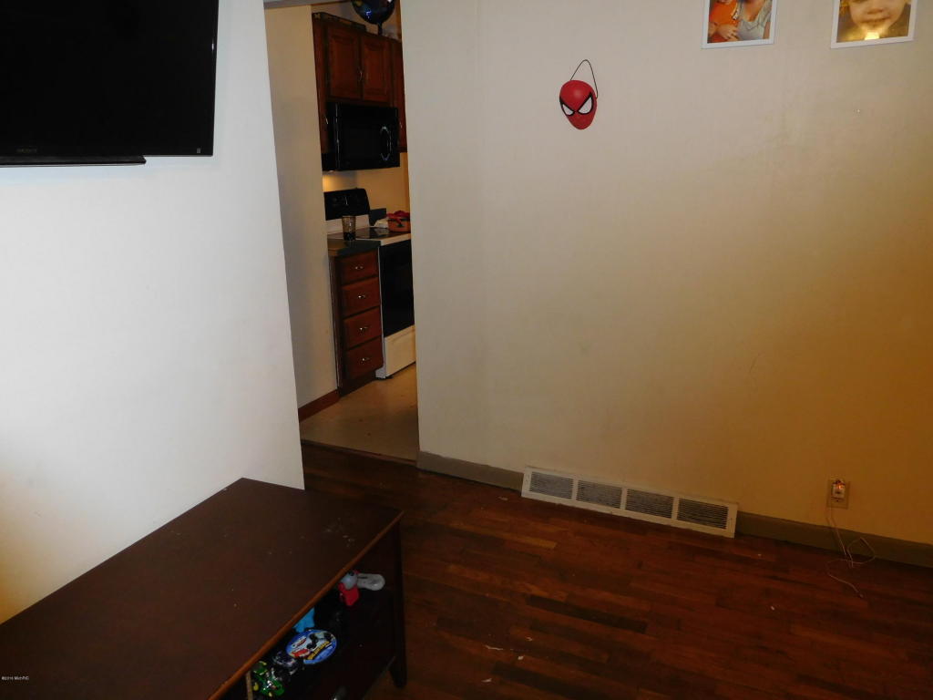 358 E Corey St, Bronson, MI 49028 photo 7