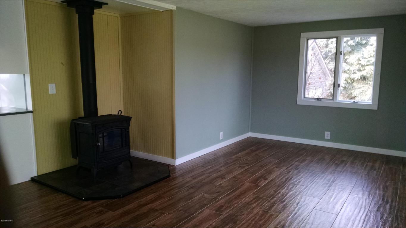 7875 W Fillmore Rd, Sumner, MI 48889 photo 4