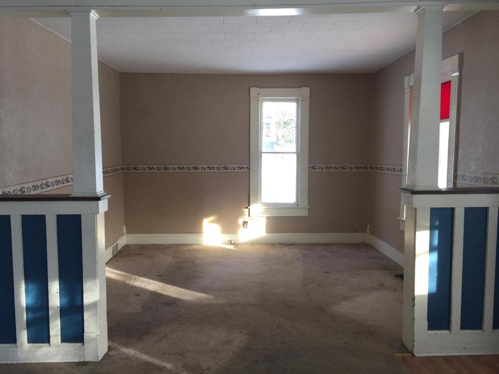 509 E State St, Cassopolis, MI 49031 photo 6