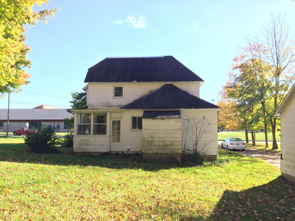 509 E State St, Cassopolis, MI 49031 photo 2