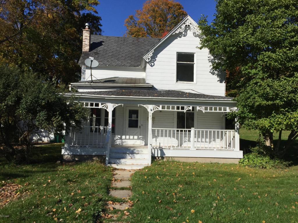 509 E State St, Cassopolis, MI 49031 photo 1
