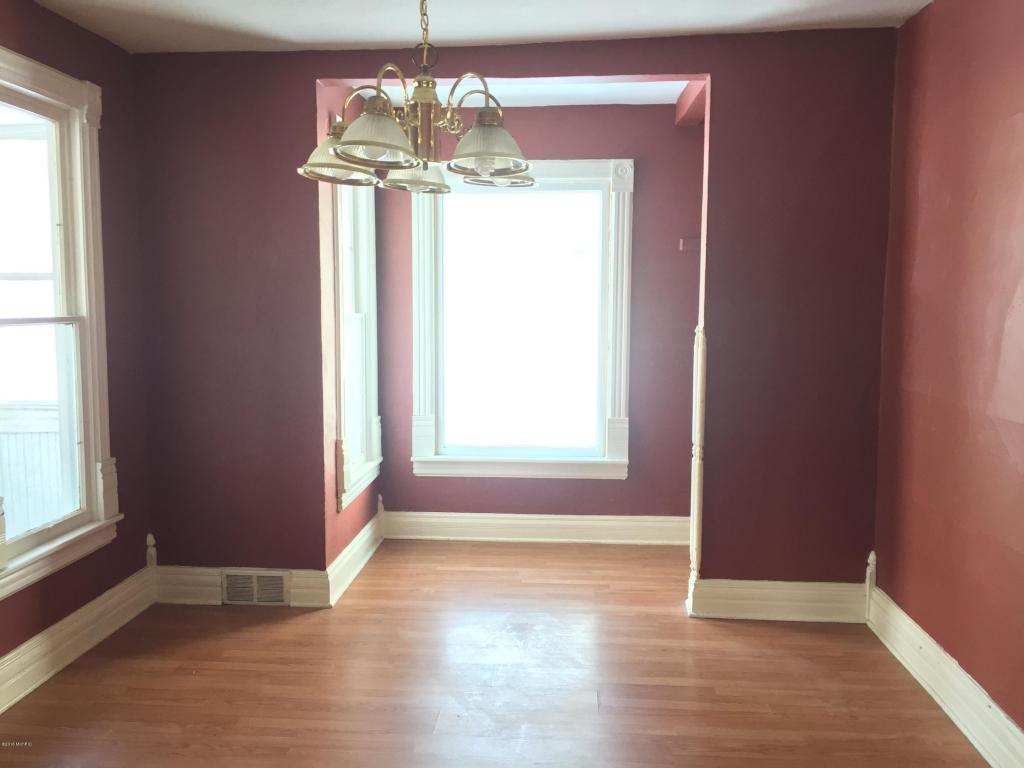509 E State St, Cassopolis, MI 49031 photo 7