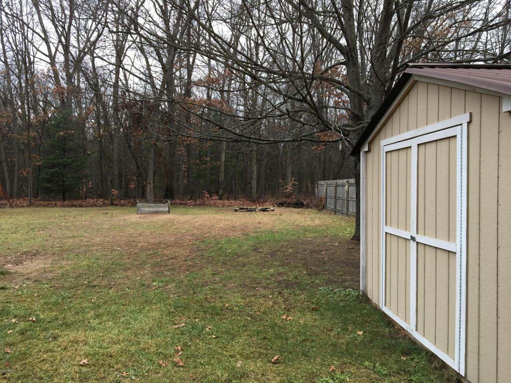 851 S Mcclelland, White Cloud, MI 49349 photo 3