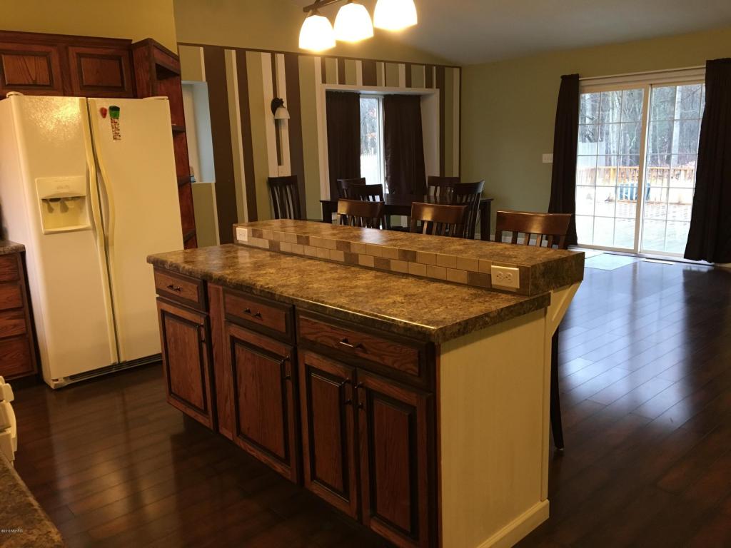 851 S Mcclelland, White Cloud, MI 49349 photo 11