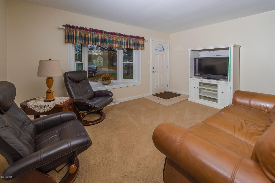 309 Meadow, Augusta, MI 49012 photo 5