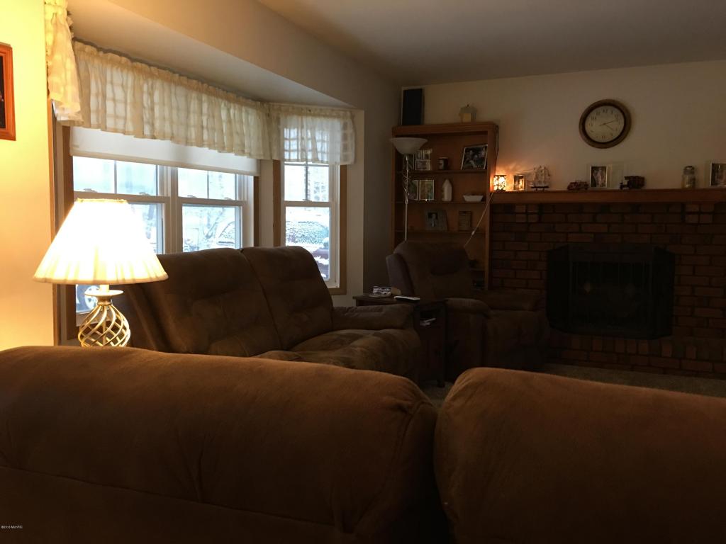 400 N Whites Bridge Rd, Belding, MI 48809 photo 5
