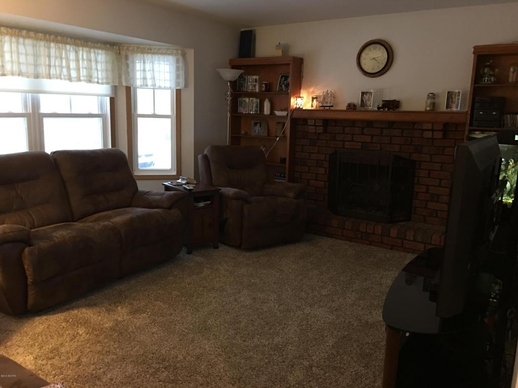 400 N Whites Bridge Rd, Belding, MI 48809 photo 4