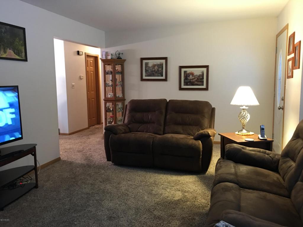 400 N Whites Bridge Rd, Belding, MI 48809 photo 7