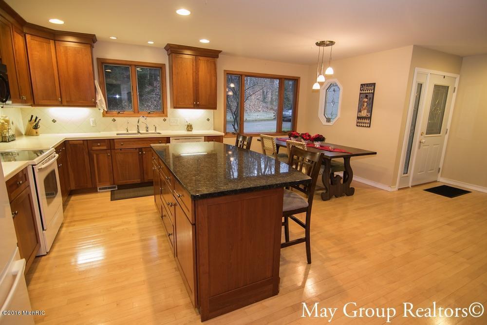 7997 Bolt Dr SE, Ada, MI 49301 photo 5