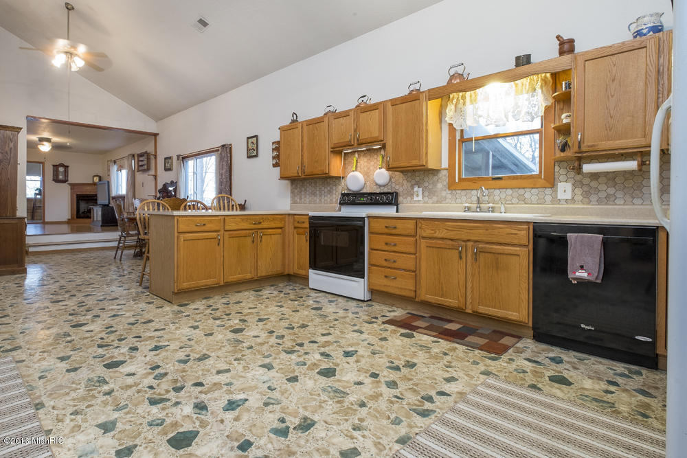 3152 Baseline Rd, Gobles, MI 49055 photo 16