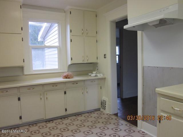 121 N Third St, Lawrence, MI 49064 photo 9
