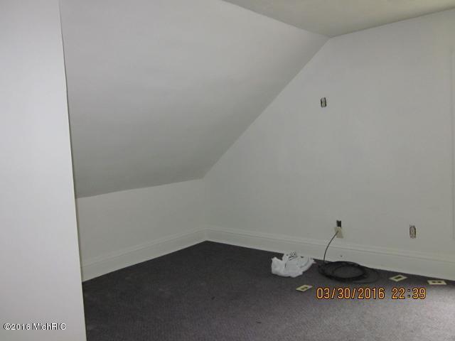 121 N Third St, Lawrence, MI 49064 photo 7