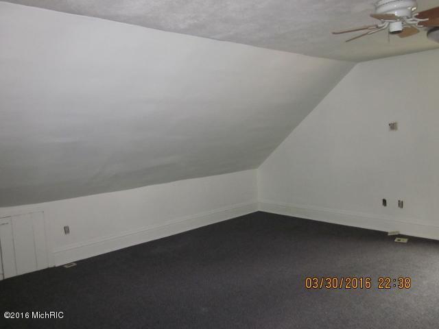 121 N Third St, Lawrence, MI 49064 photo 5