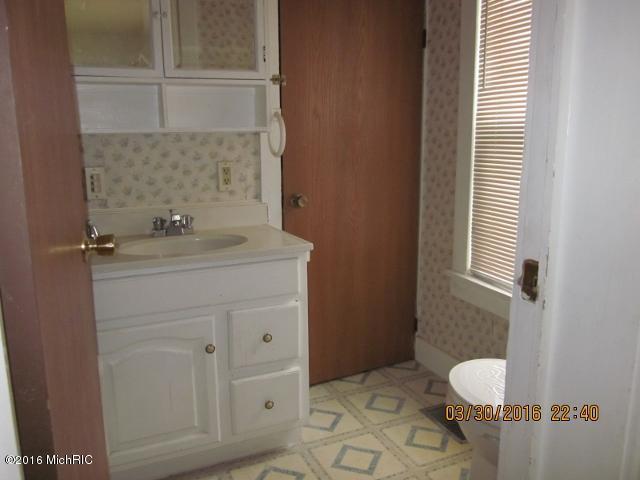 121 N Third St, Lawrence, MI 49064 photo 12