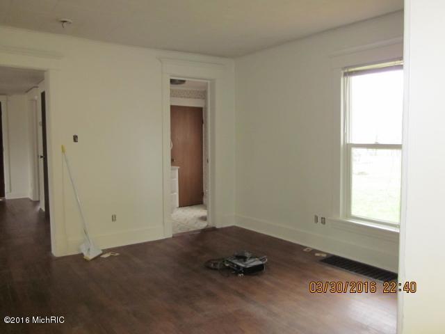 121 N Third St, Lawrence, MI 49064 photo 10