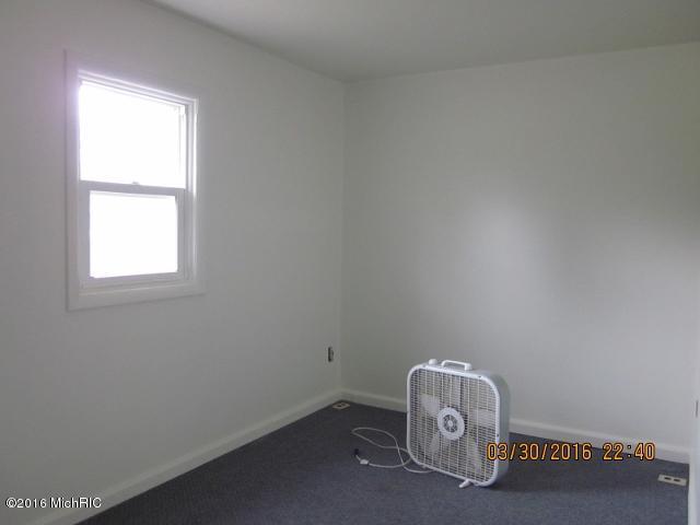 121 N Third St, Lawrence, MI 49064 photo 11