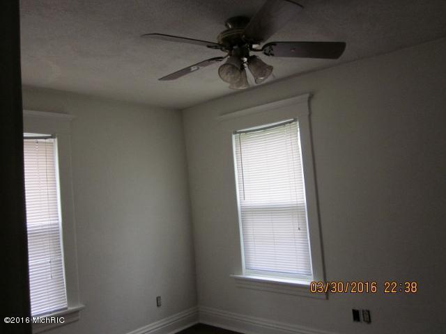 121 N Third St, Lawrence, MI 49064 photo 3