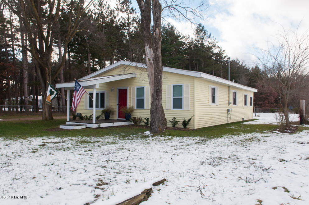 6672 S Dennison Rd, Plainwell, MI 49080 photo 3
