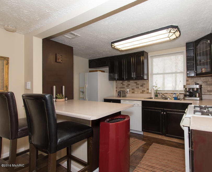 6672 S Dennison Rd, Plainwell, MI 49080 photo 7