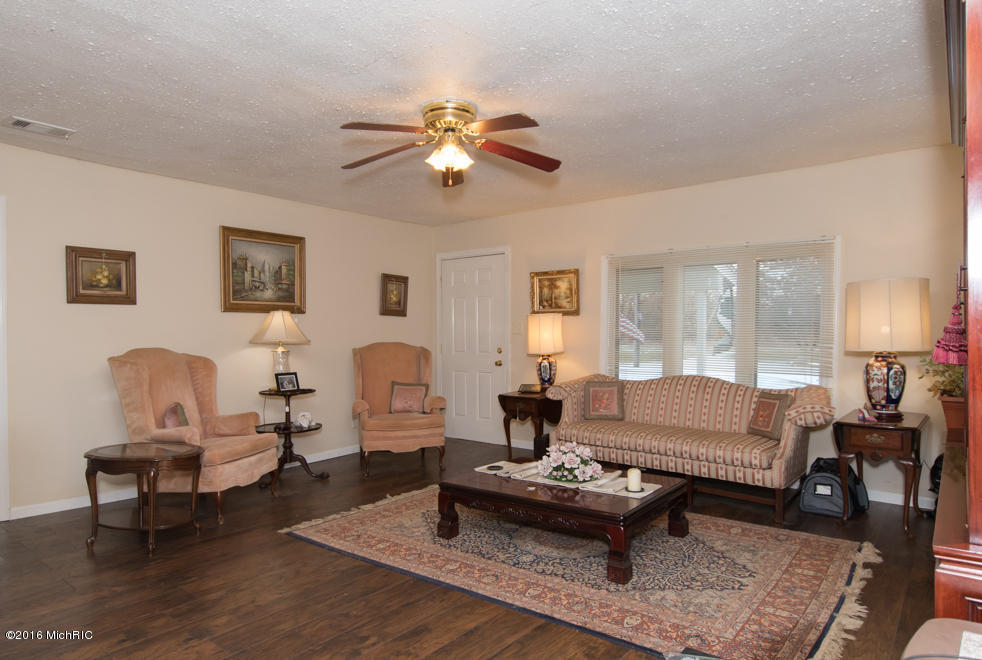 6672 S Dennison Rd, Plainwell, MI 49080 photo 5