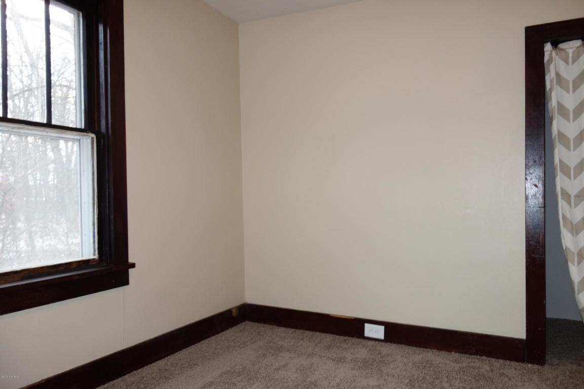 593 S S Grn, White Cloud, MI 49349 photo 14