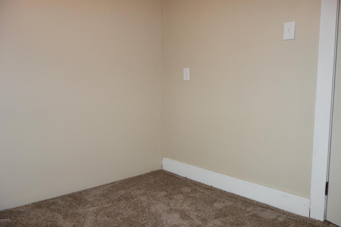 593 S S Grn, White Cloud, MI 49349 photo 12