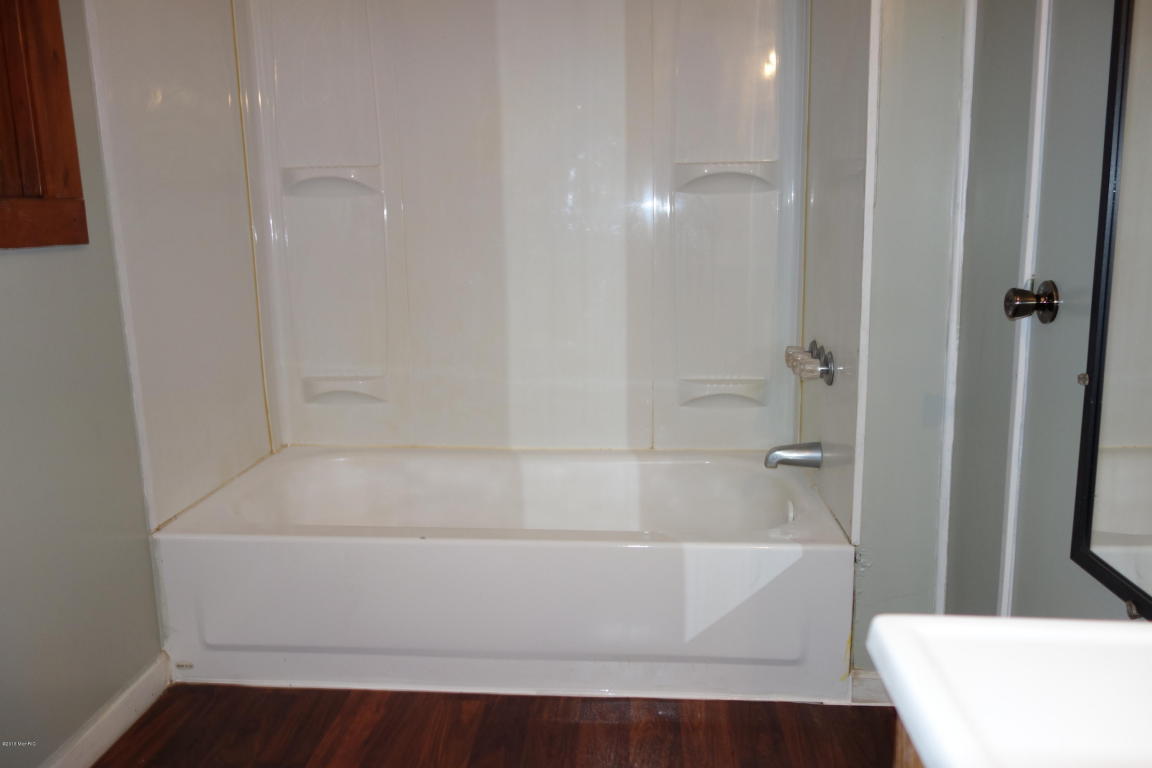 593 S S Grn, White Cloud, MI 49349 photo 9