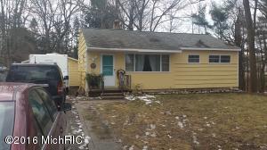 511 E River St, Whitehall, MI 49461 photo 1