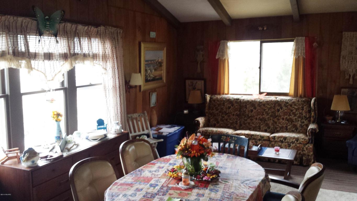 148 N Lighthouse Dr, Mears, MI 49436 photo 5
