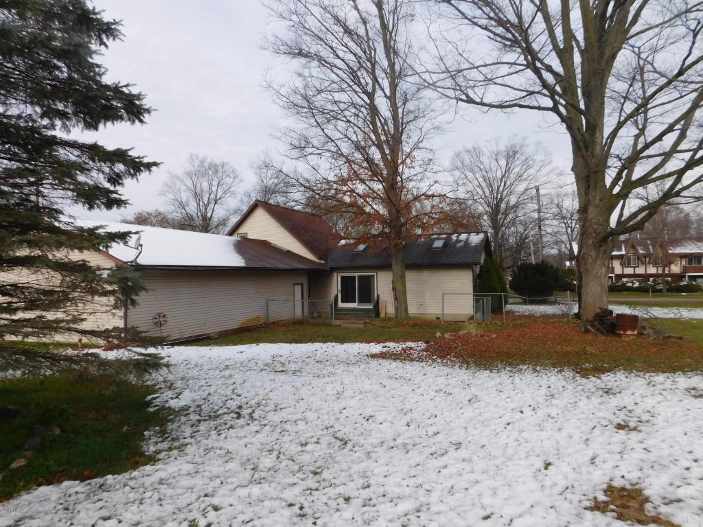 620 Centreville Rd, Constantine, MI 49042 photo 9