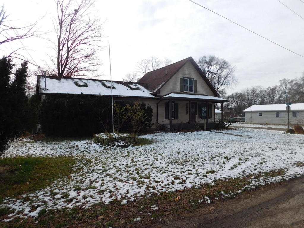 620 Centreville Rd, Constantine, MI 49042 photo 4
