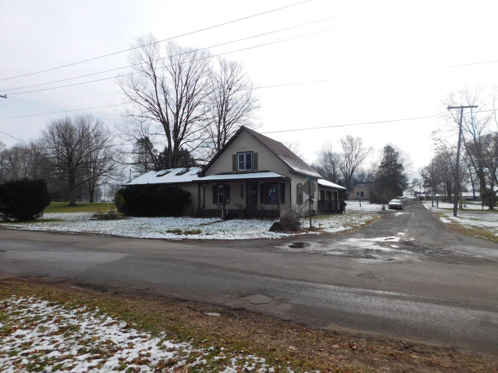 620 Centreville Rd, Constantine, MI 49042 photo 5