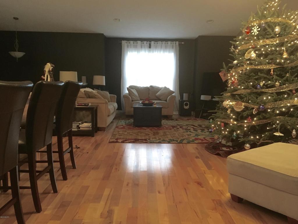 808 Thompson Ct, Belding, MI 48809 photo 6