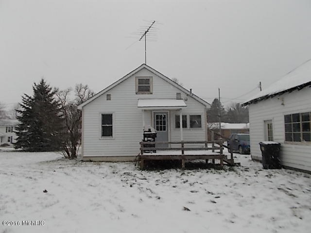 190 E Barton St, Newaygo, MI 49337 photo 6