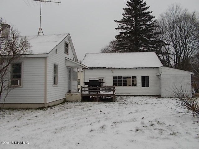 190 E Barton St, Newaygo, MI 49337 photo 5