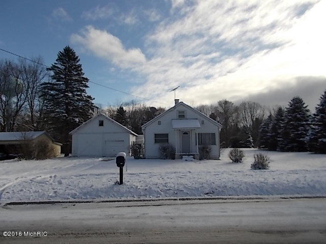 190 E Barton St, Newaygo, MI 49337 photo 1