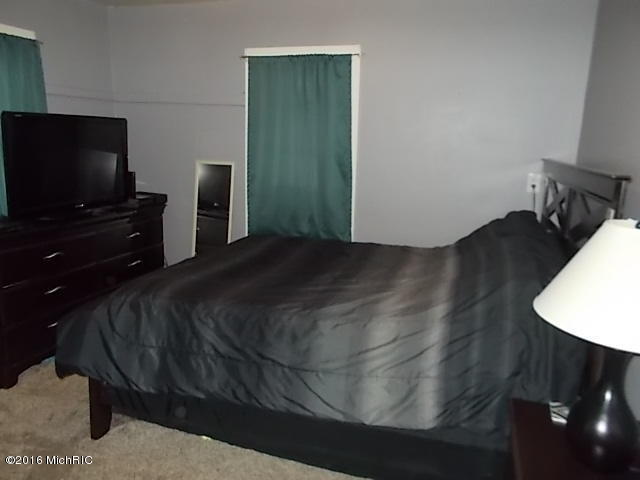 190 E Barton St, Newaygo, MI 49337 photo 16