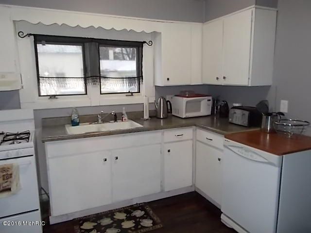 190 E Barton St, Newaygo, MI 49337 photo 12
