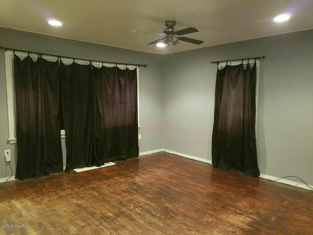 171 E Gardner St NW, Sparta, MI 49345 photo 5
