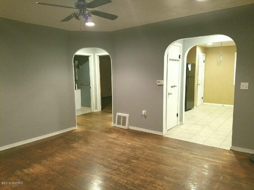 171 E Gardner St NW, Sparta, MI 49345 photo 6