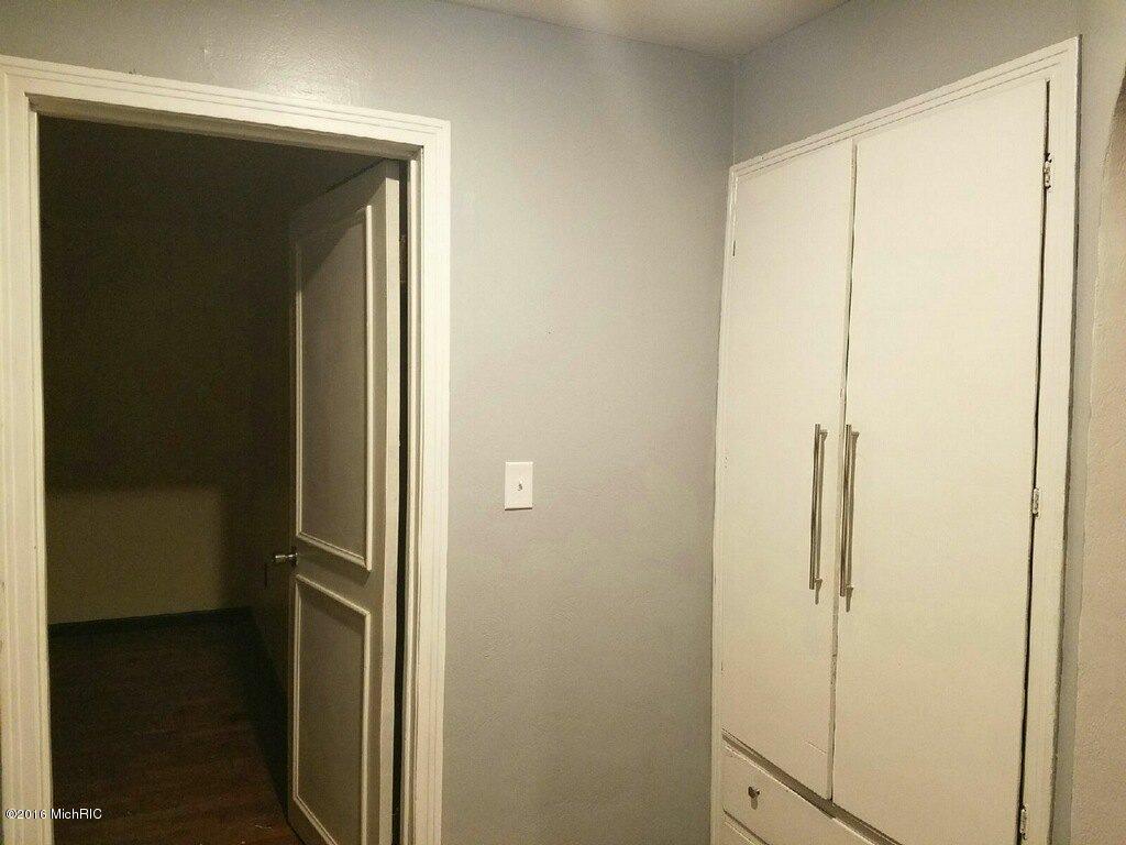 171 E Gardner St NW, Sparta, MI 49345 photo 8