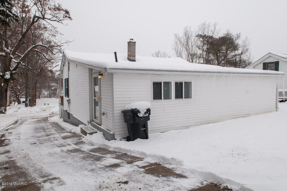314 Locust, Marshall, MI 49068 photo 4
