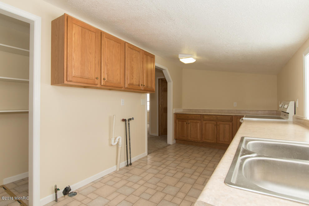 314 Locust, Marshall, MI 49068 photo 17